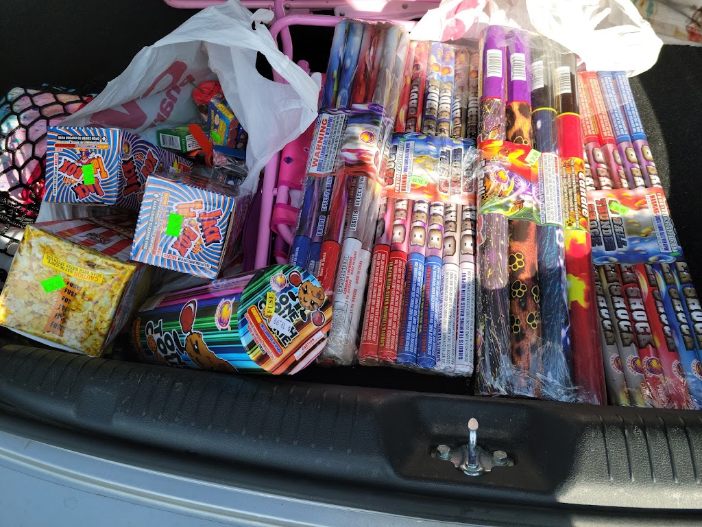 Discount Fireworks | 1501 Deermont Ave NW, Massillon, OH 44647, USA | Phone: (330) 837-8787