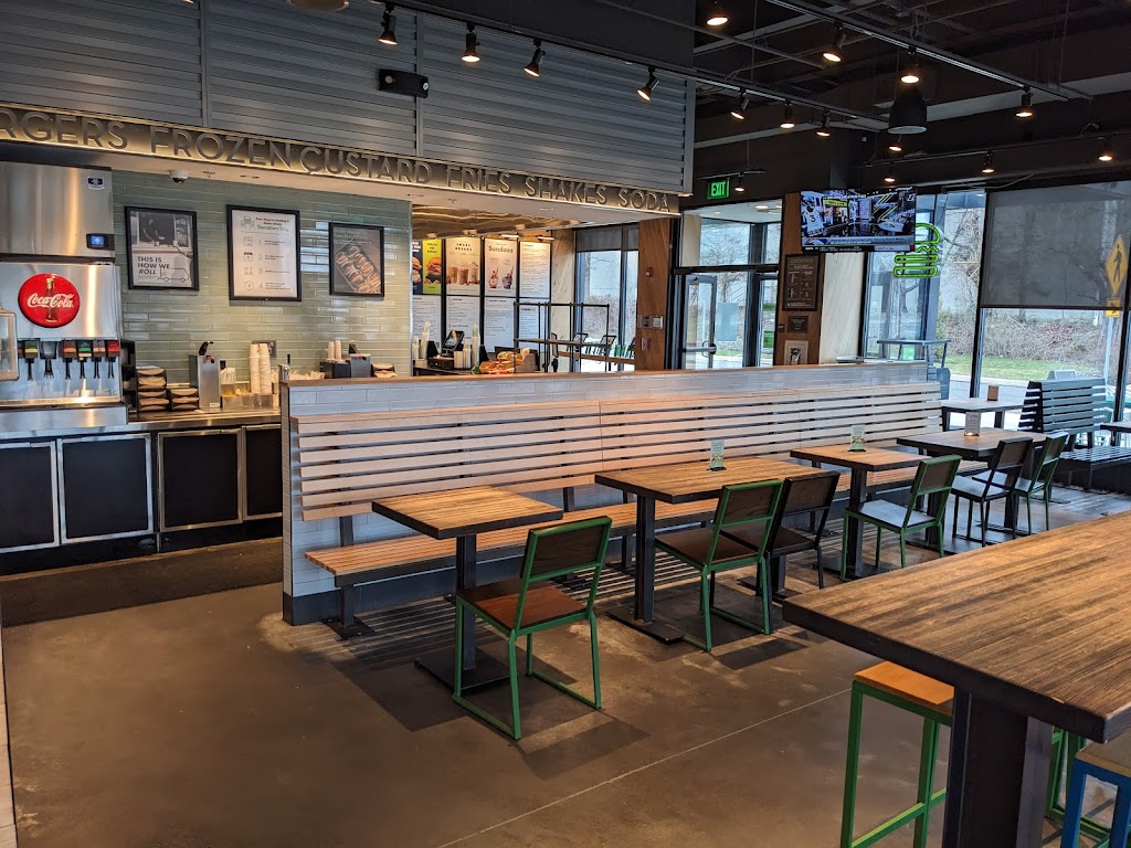 Shake Shack Princeton | 3303 Brunswick Pike, Lawrence Township, NJ 08648, USA | Phone: (609) 512-5137