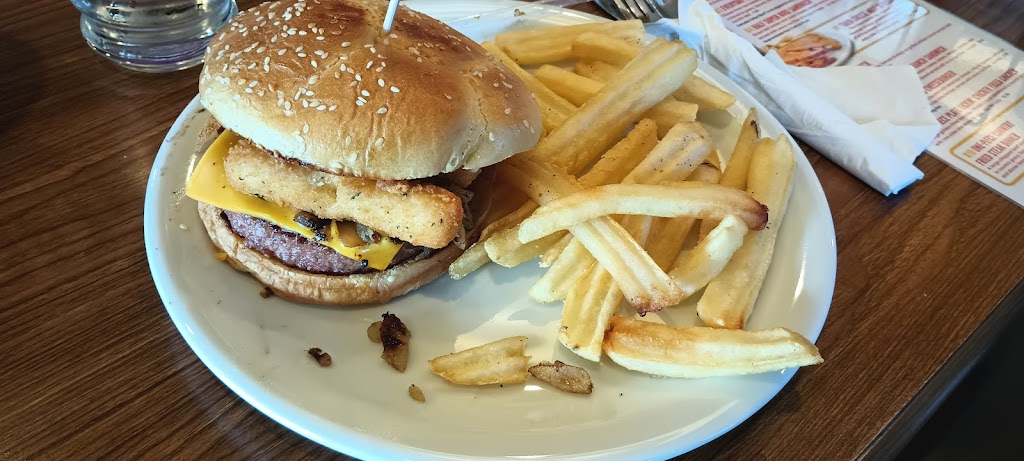 The Burger Den | 1360 Holiday Ln, Fairfield, CA 94534, USA | Phone: (707) 422-6511