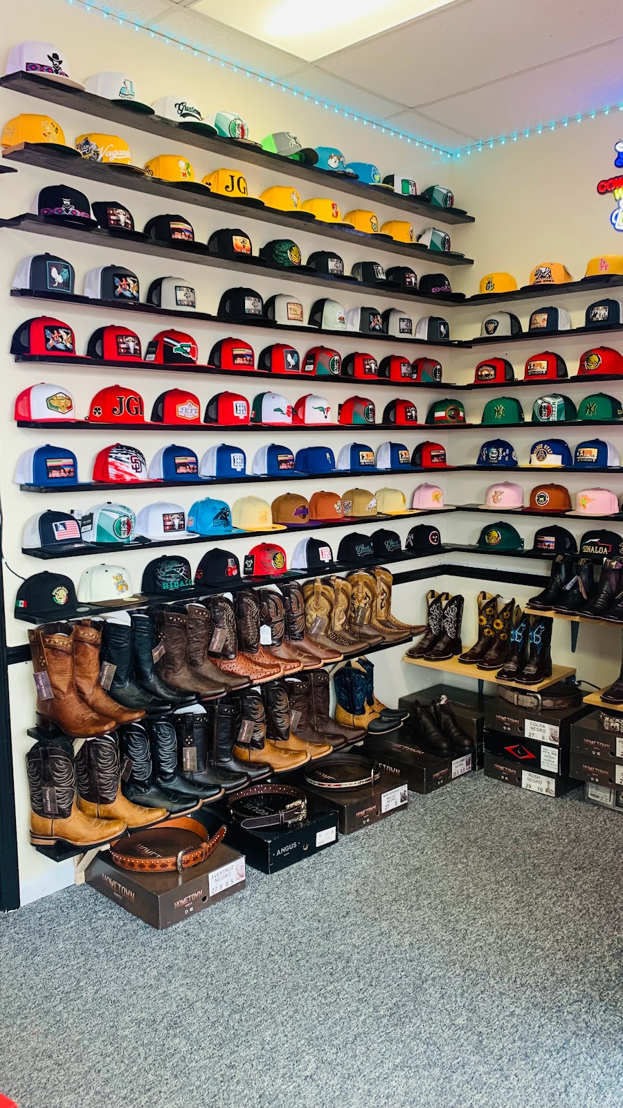 Xtreme Sneakers | 603 N Meridian St, Portland, IN 47371, USA | Phone: (260) 251-0751