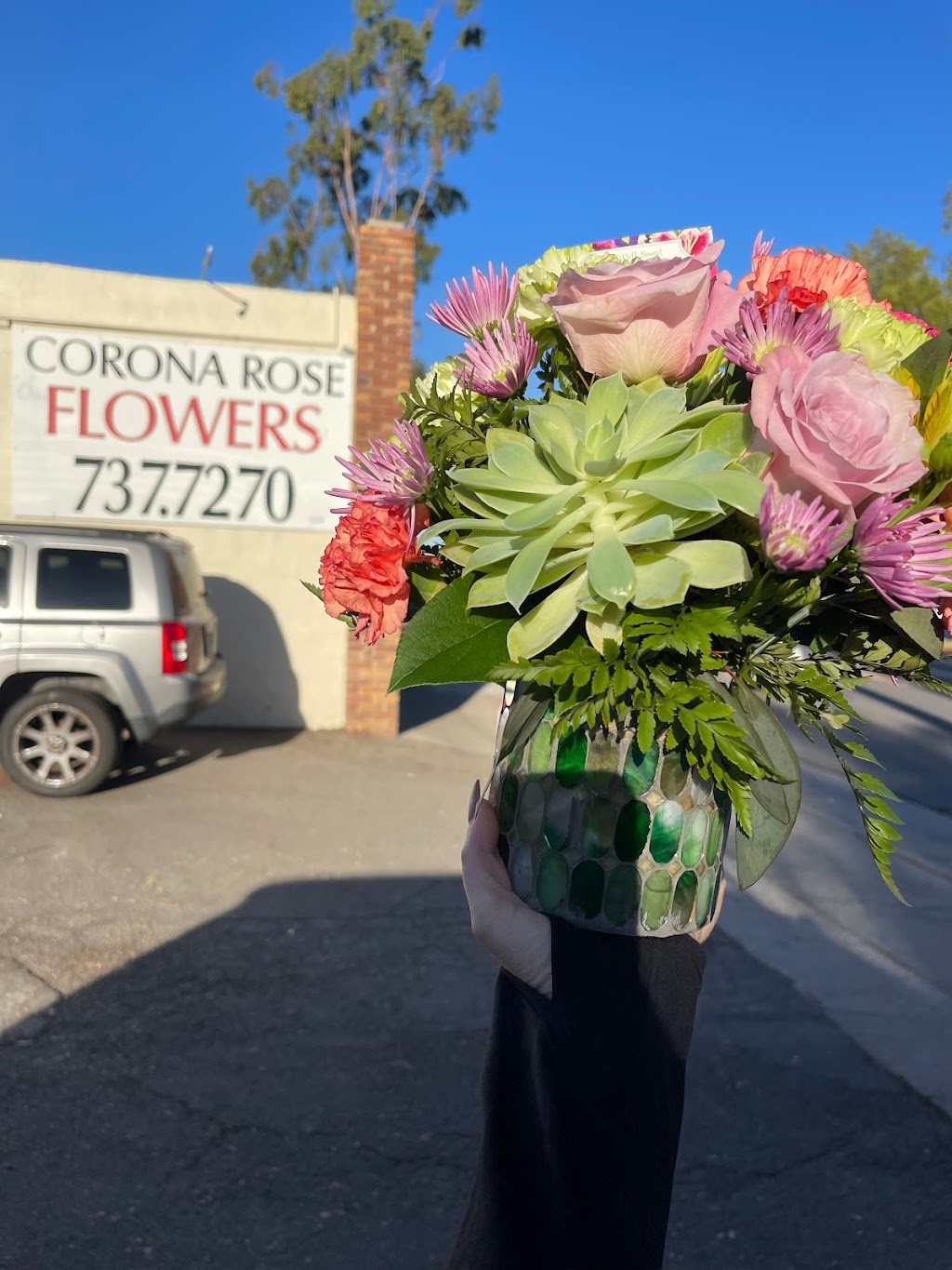 Corona Rose Flowers & Gifts | 844 W 6th St, Corona, CA 92882, USA | Phone: (800) 827-8178