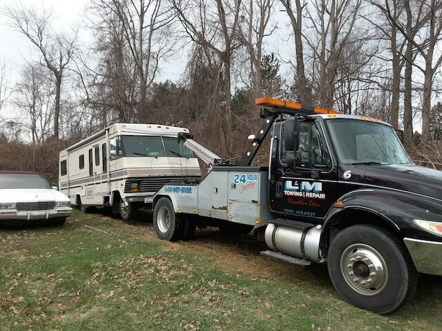 L & M Towing And Repair | 7113 W River Rd, Vermilion, OH 44089, USA | Phone: (440) 967-8102