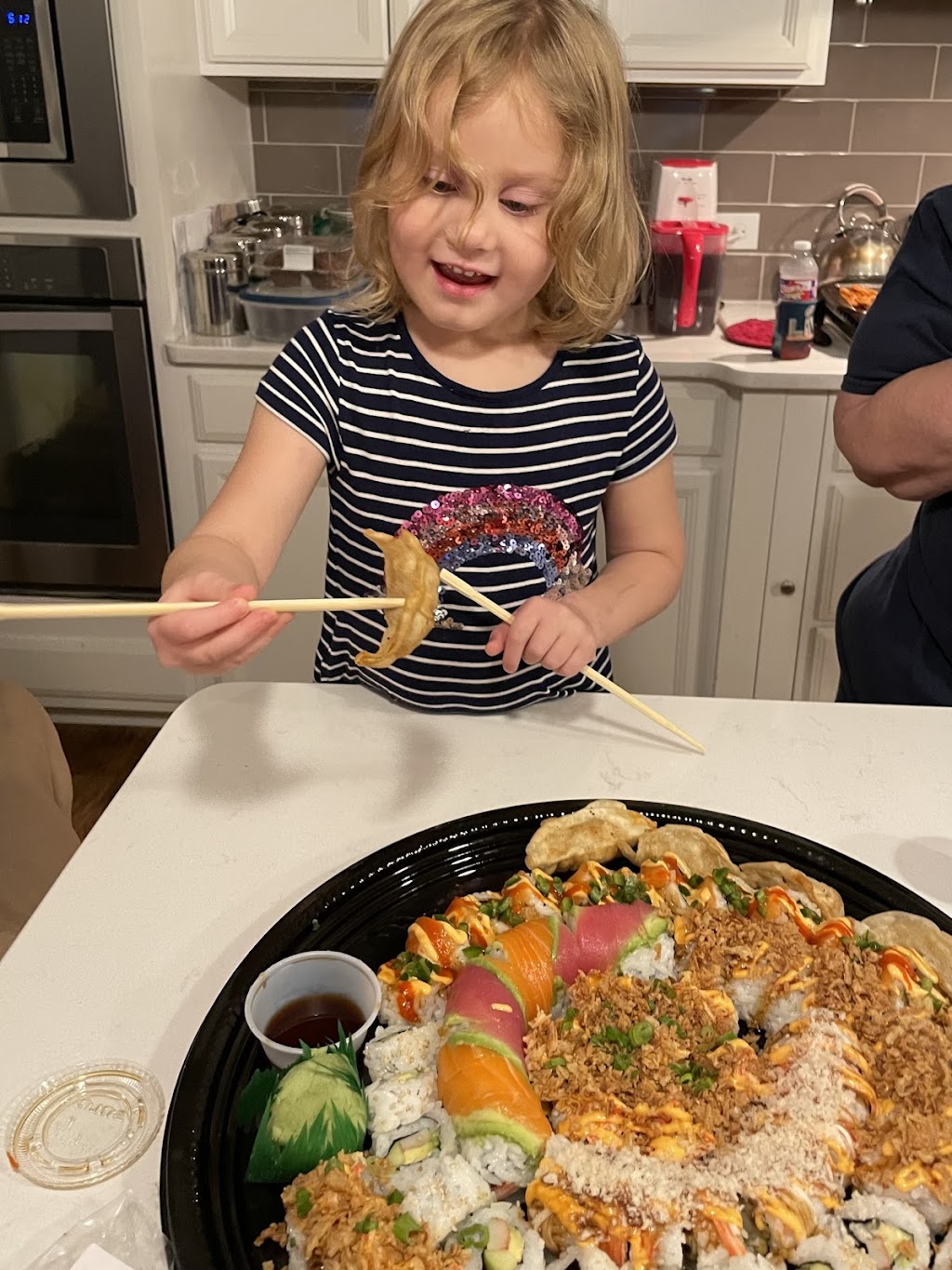 Sushi Dojo: To-Go Kitchen | Located behind Hilltop Storage Solutions, 8356 Thompson Rd, Northlake, TX 76247, USA | Phone: (469) 961-5611