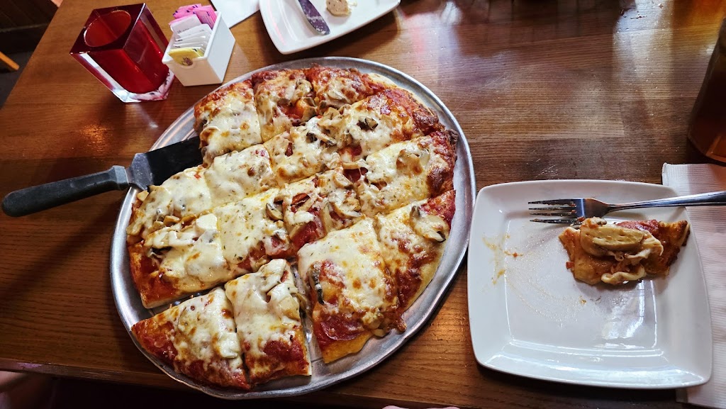 Beer Barrel Pizza & Grill | 900 Interstate Dr, Findlay, OH 45840, USA | Phone: (419) 424-3663