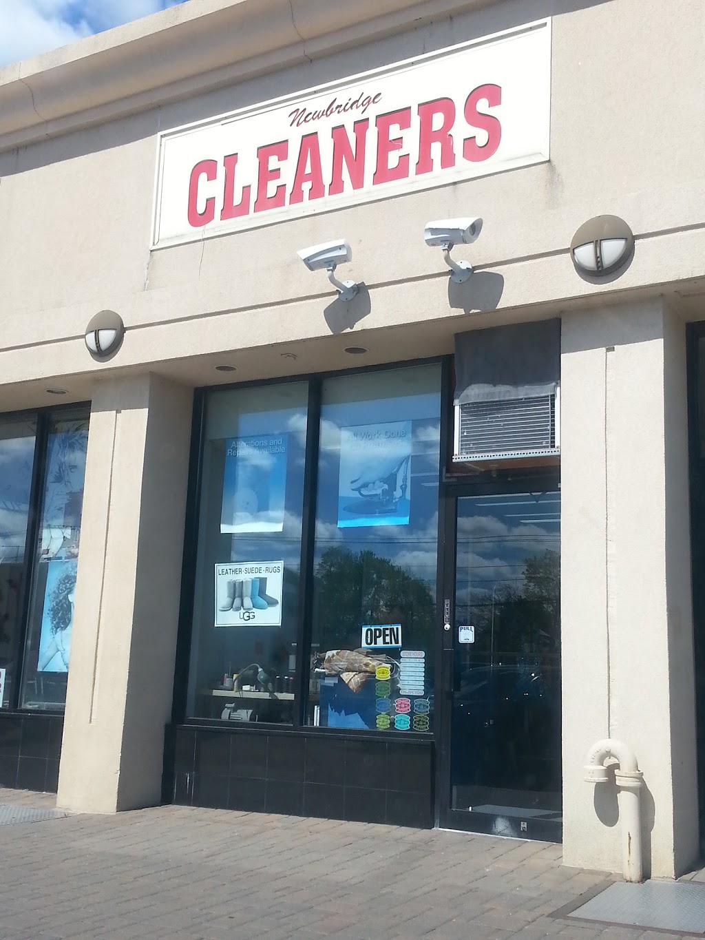 Newbridge Cleaners | 701 N Newbridge Rd, Levittown, NY 11756, USA | Phone: (516) 931-3289