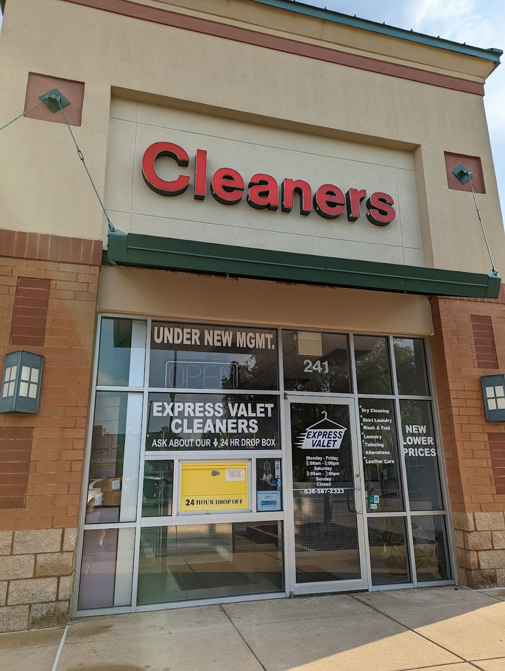 Express Valet Cleaners | 241 E 5th St, Eureka, MO 63025, USA | Phone: (636) 587-2323