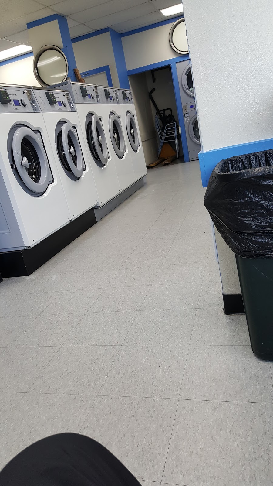 Sea Tacs Best Laundromat | 17730 Ambaum Blvd S, Seattle, WA 98148 | Phone: (206) 243-4556