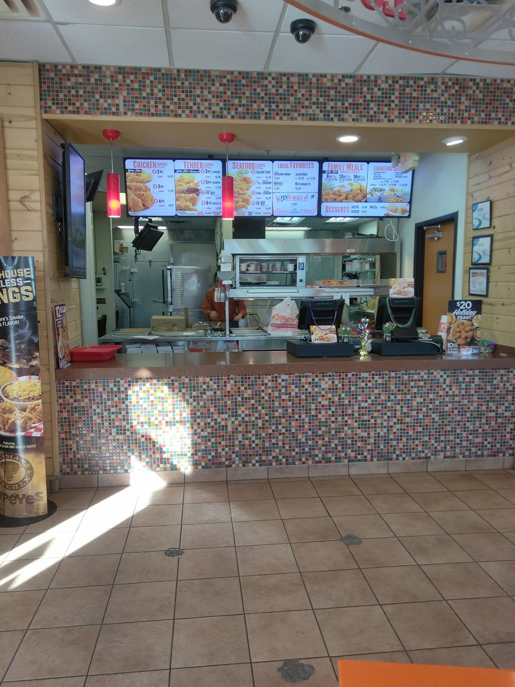 Popeyes Louisiana Kitchen | 6540 W Thomas Rd, Phoenix, AZ 85033, USA | Phone: (623) 845-5939