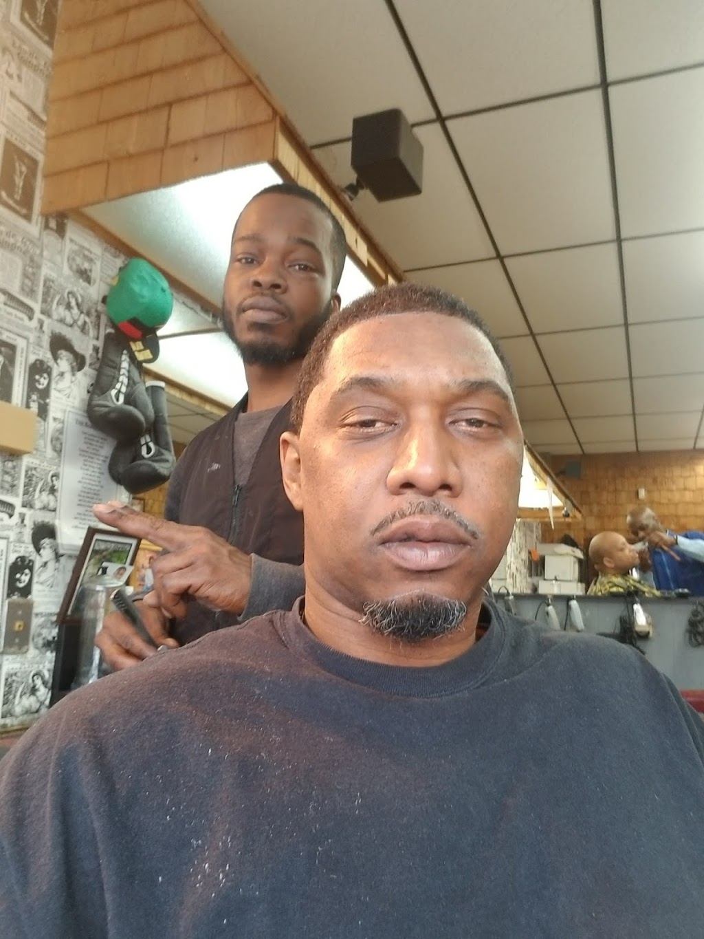 Renaissance Hair Shop | 1340 Brunswick Ave, Trenton, NJ 08638, USA | Phone: (609) 599-1002