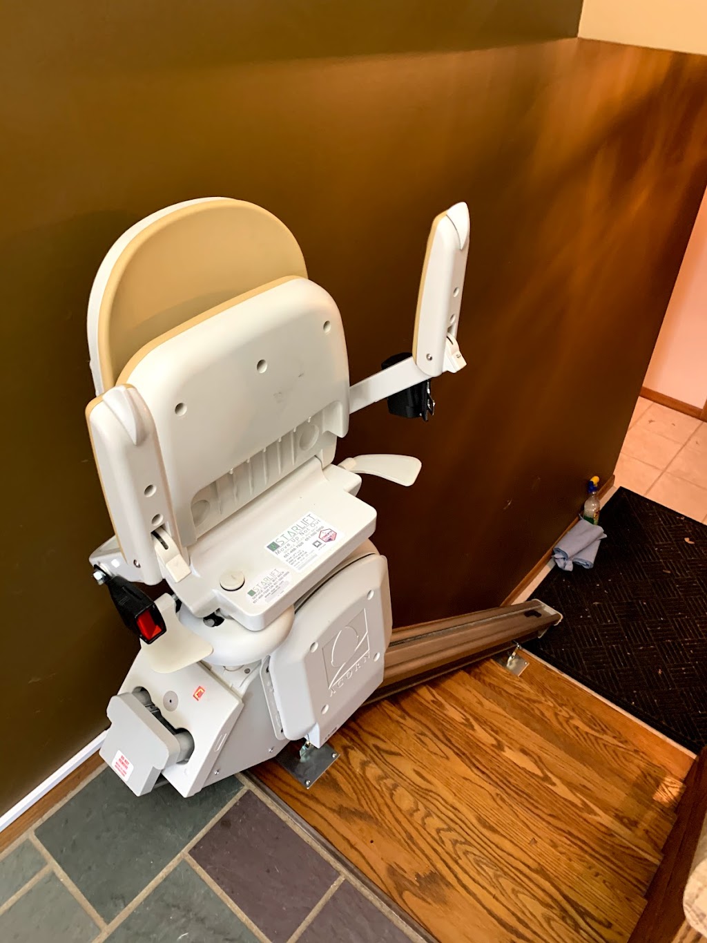 STARLIFT- StairLift For Vets Non-Profit Donations Welcome | 2569 7th Ave E, North St Paul, MN 55109, USA | Phone: (888) 683-8543