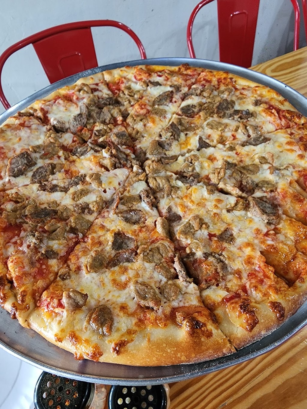 Islands Pizza Tavern | 235 E Davis Blvd, Tampa, FL 33606, USA | Phone: (813) 254-5818