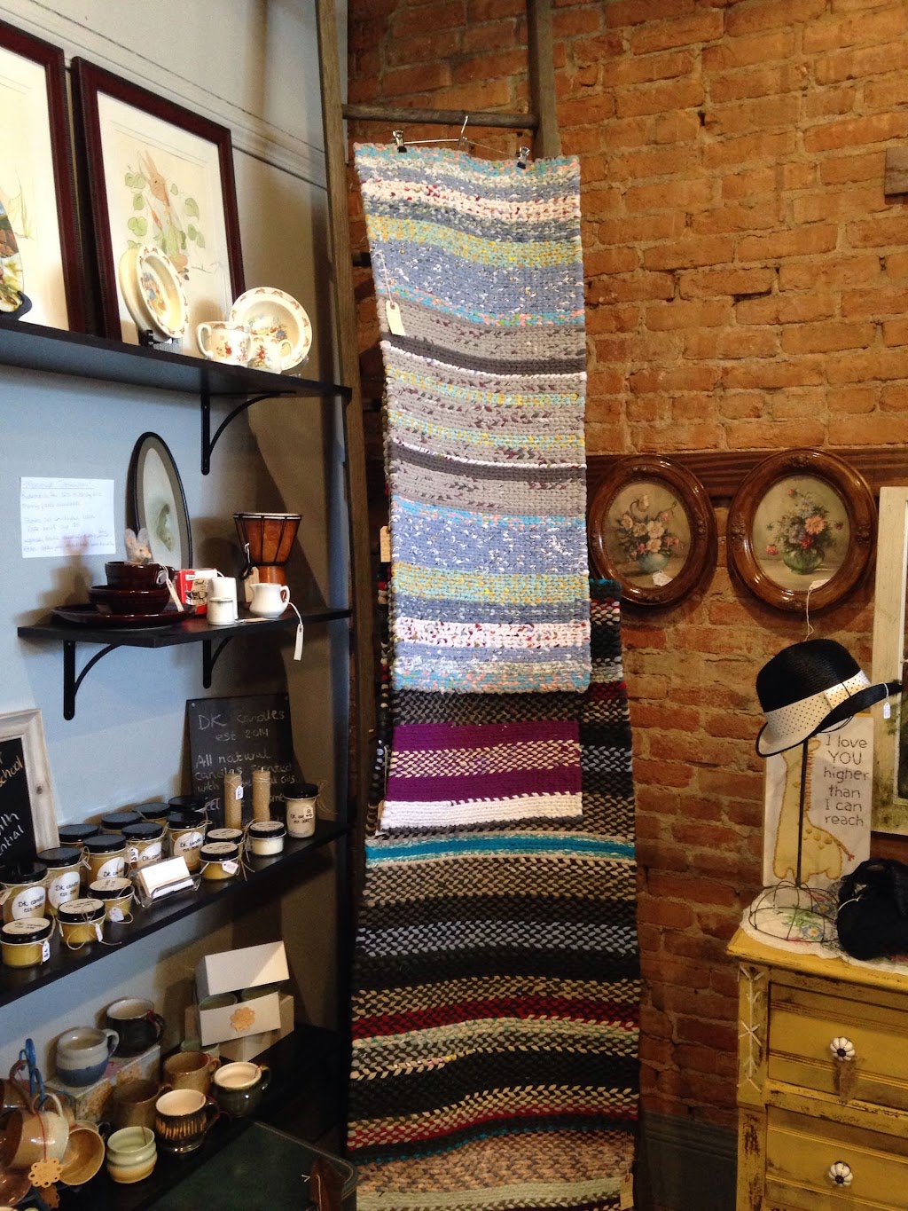 River Raisin Antiques & Mercantile | 138 E Main St, Manchester, MI 48158, USA | Phone: (734) 649-2993