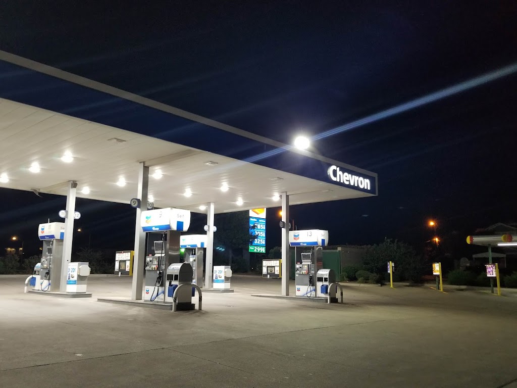 Chevron Fort Worth | 100 N Nichols St, Fort Worth, TX 76102, USA | Phone: (817) 509-0400