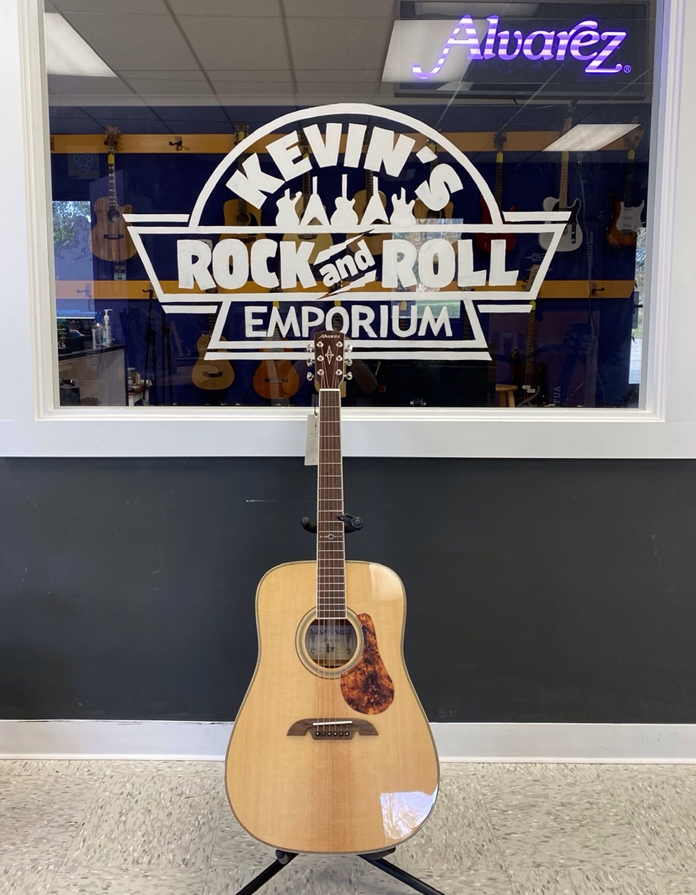 Kevins Rock And Roll Emporium | 1696 Fairview Blvd Ste 100, Fairview, TN 37062, USA | Phone: (615) 266-4466