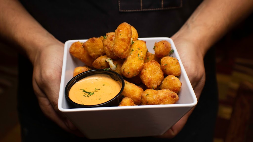 8900 Bar & Bistro | 8900 N Kildeer Ct, Brown Deer, WI 53209, USA | Phone: (414) 357-1648