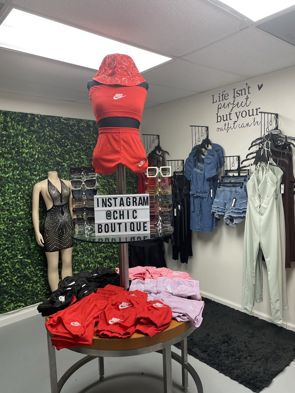 Chic Boutique | 114 N Airline Ave, Gramercy, LA 70052 | Phone: (504) 905-8068