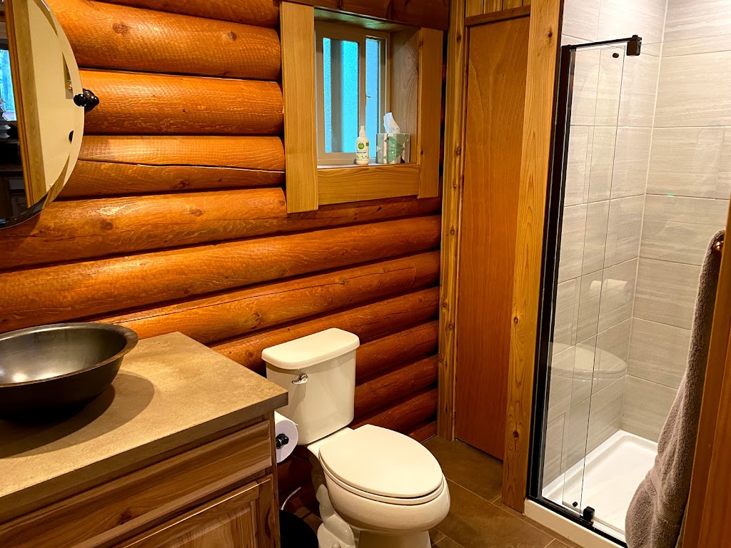 Alyeska Hideaway Log Cabin Rentals | 150, 164, 171 Doran Ln, Girdwood, AK 99587, USA | Phone: (907) 317-8833