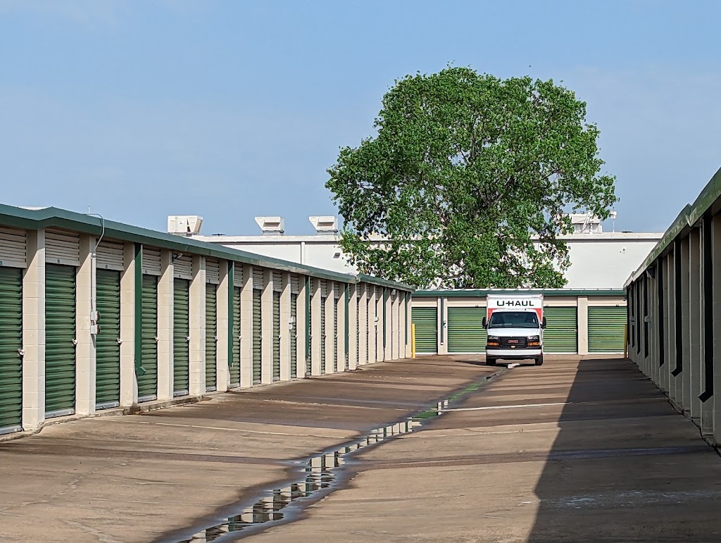 Storage Depot | 825 W Hidden Creek Pkwy, Burleson, TX 76028, USA | Phone: (817) 402-2282