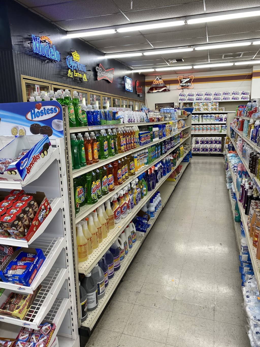 Christinas Market | 2715 S Vermont Ave, Los Angeles, CA 90007, USA | Phone: (323) 735-1080