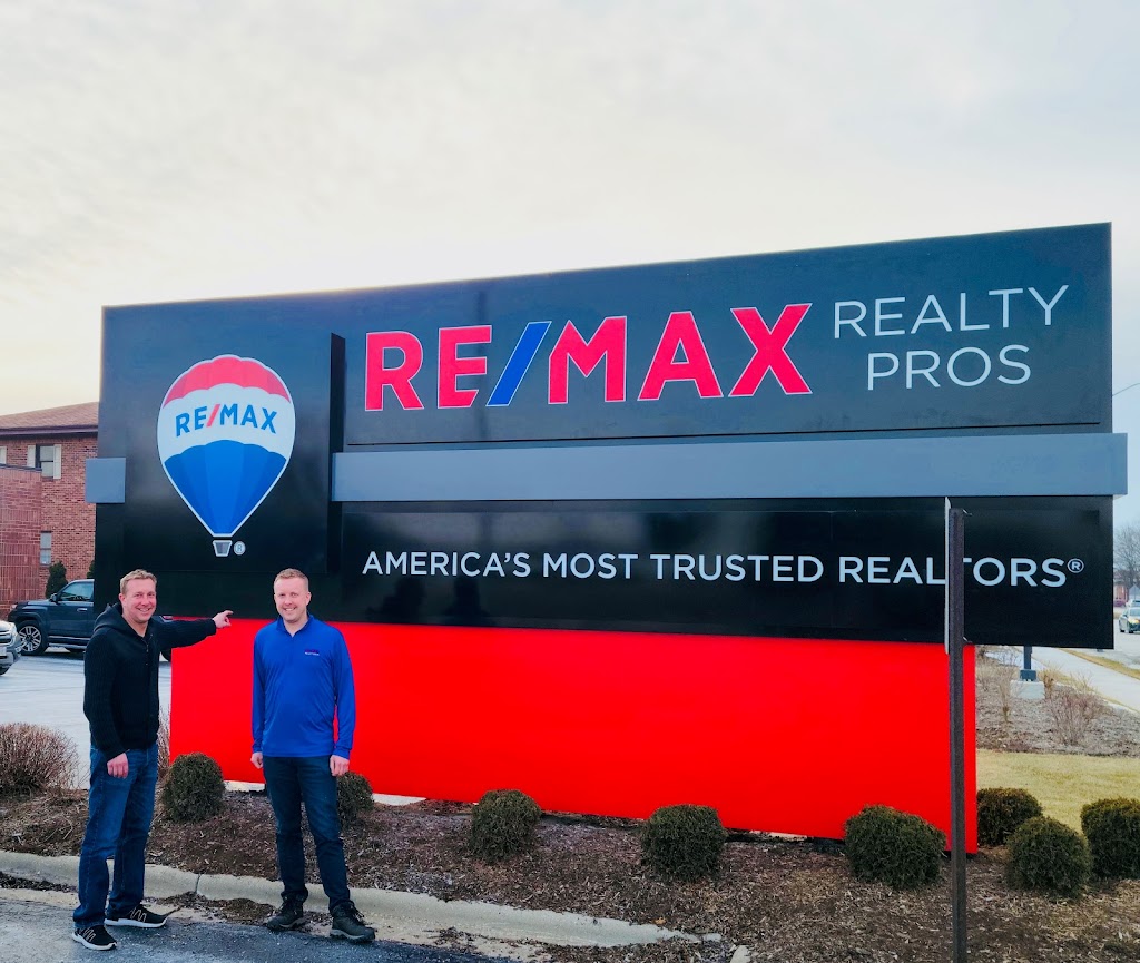 Marciniak Team - RE/MAX Realty Pros | 10303 W Oklahoma Ave, Milwaukee, WI 53227, USA | Phone: (414) 604-1427