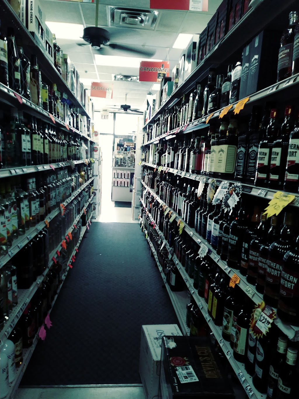 Town Liquor | 5365 N Socrum Loop Rd, Lakeland, FL 33809, USA | Phone: (863) 853-9069