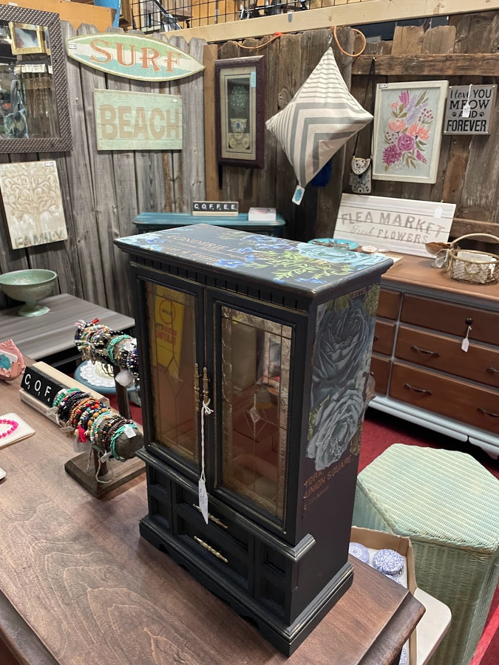 The Haystack Indoor Market | 8096 US-51, Southaven, MS 38671, USA | Phone: (662) 510-8965 The Haystack Indoor Market | 8096 US-51, Southaven, MS 38671, USA | Phone: (662) 510-8965