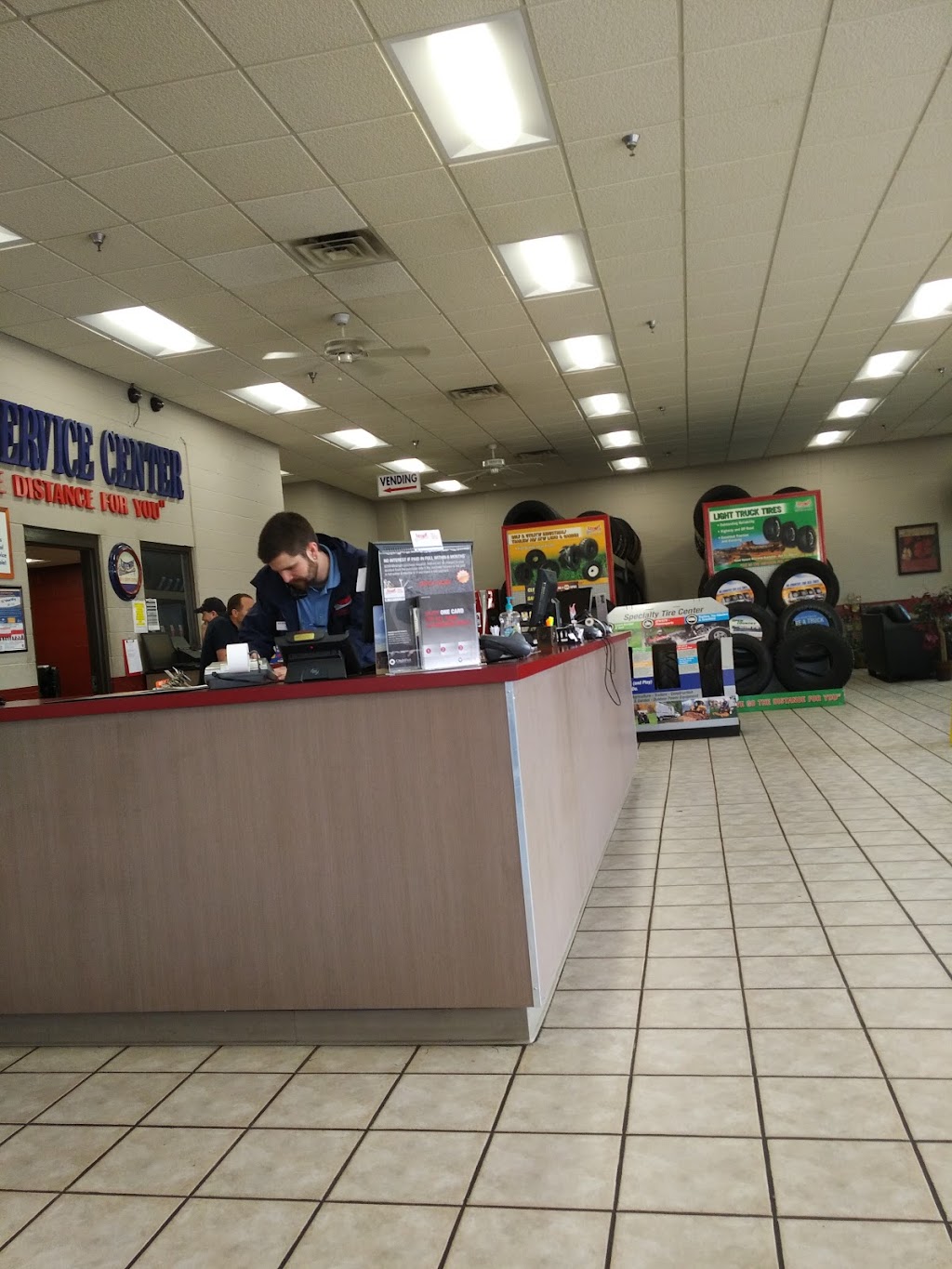 Gateway Tire & Service Center | 3530 Covington Pike, Memphis, TN 38135, USA | Phone: (901) 385-7498