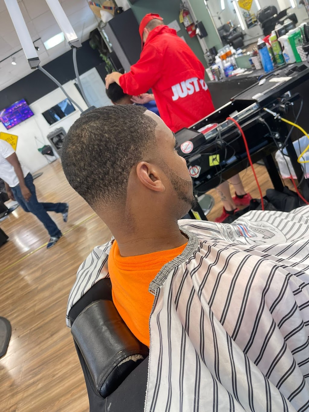 K&R Fresh Cutz Barbershop | 940 Brunswick Ave, Trenton, NJ 08638, USA | Phone: (609) 943-6525