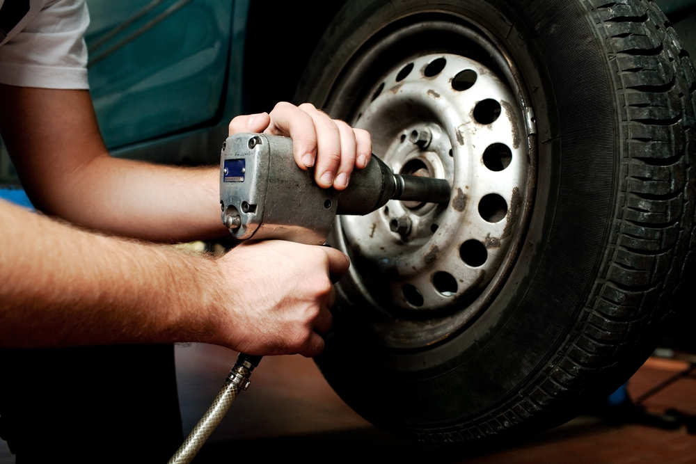 AAA Tire Service | 4000 Chester Ave, Bakersfield, CA 93301, USA | Phone: (661) 324-7521