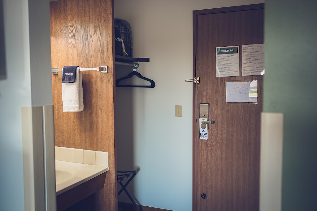 Forrest Inn | 1045 Riverplace Dr, Amery, WI 54001, USA | Phone: (800) 763-1263