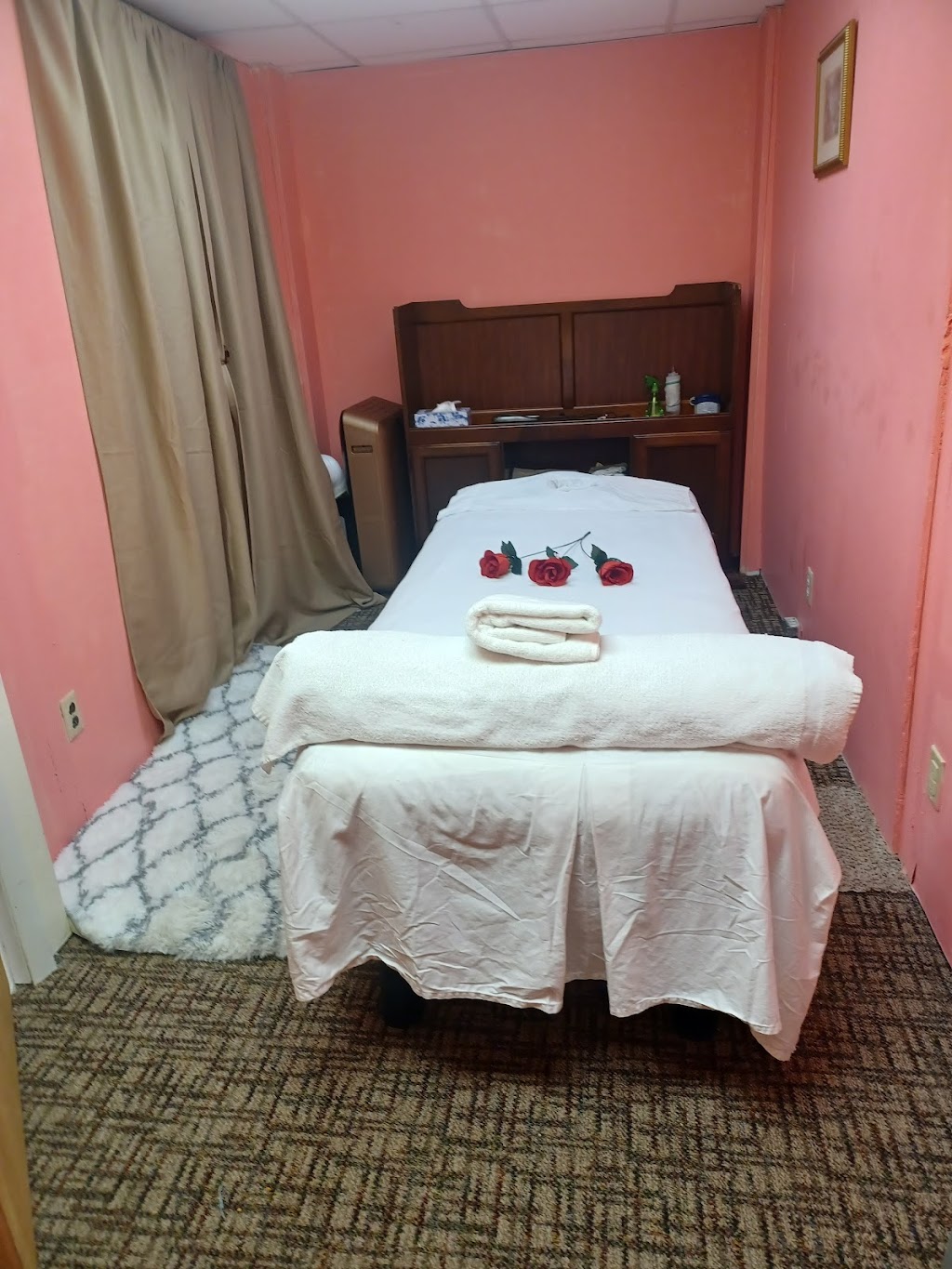 Sunflower Massage SPA | 11 W Schuylkill Rd First Floor, Pottstown, PA 19465, USA | Phone: (917) 285-4145