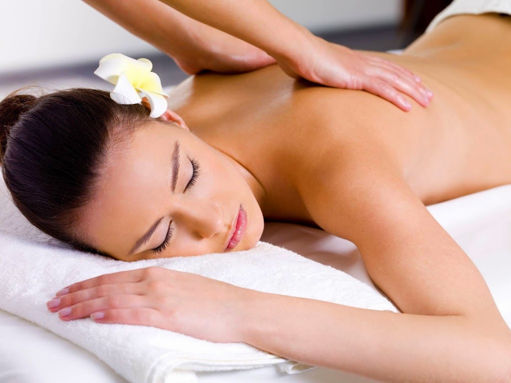 Caressence Therapeutic Massage, LLC | 7211 Hanover Pkwy, Greenbelt, MD 20770, USA | Phone: (202) 689-4585