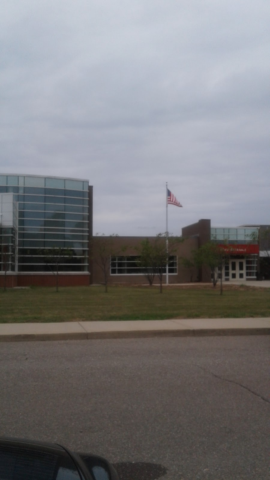 Grosse Ile High School - 7800 Grays Dr, Grosse Ile Township, MI 48138