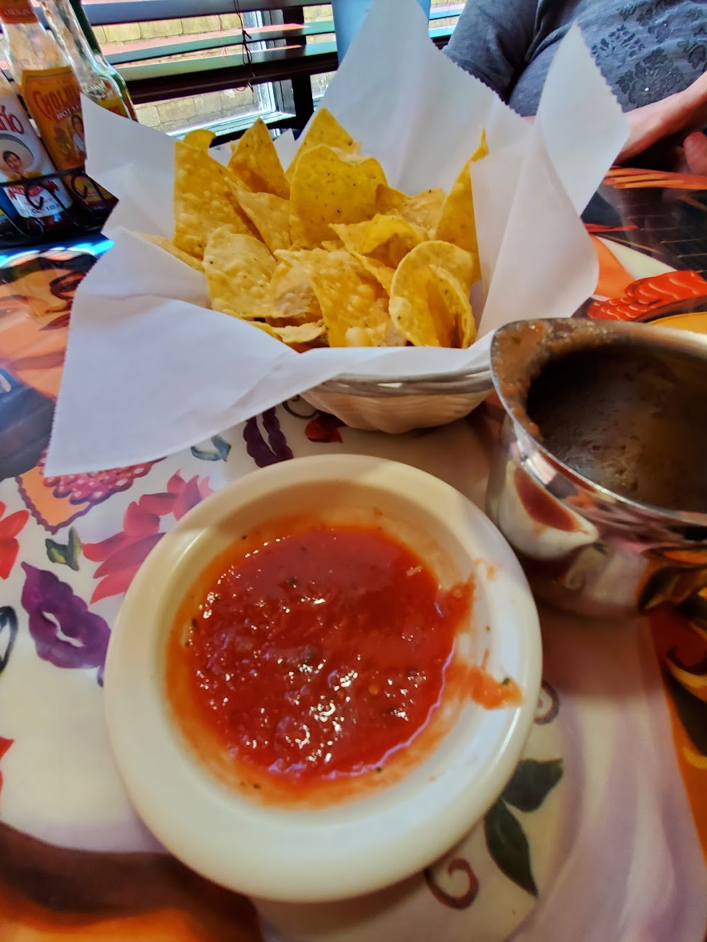 Los Tres Amigos Chelsea | 350 N Main St #200, Chelsea, MI 48118, USA | Phone: (734) 593-9166