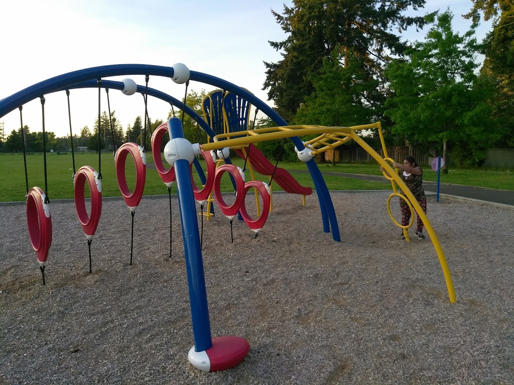 East Holladay Park and Dog Park | 12999 NE Holladay St, Portland, OR 97230, USA | Phone: (503) 823-7529