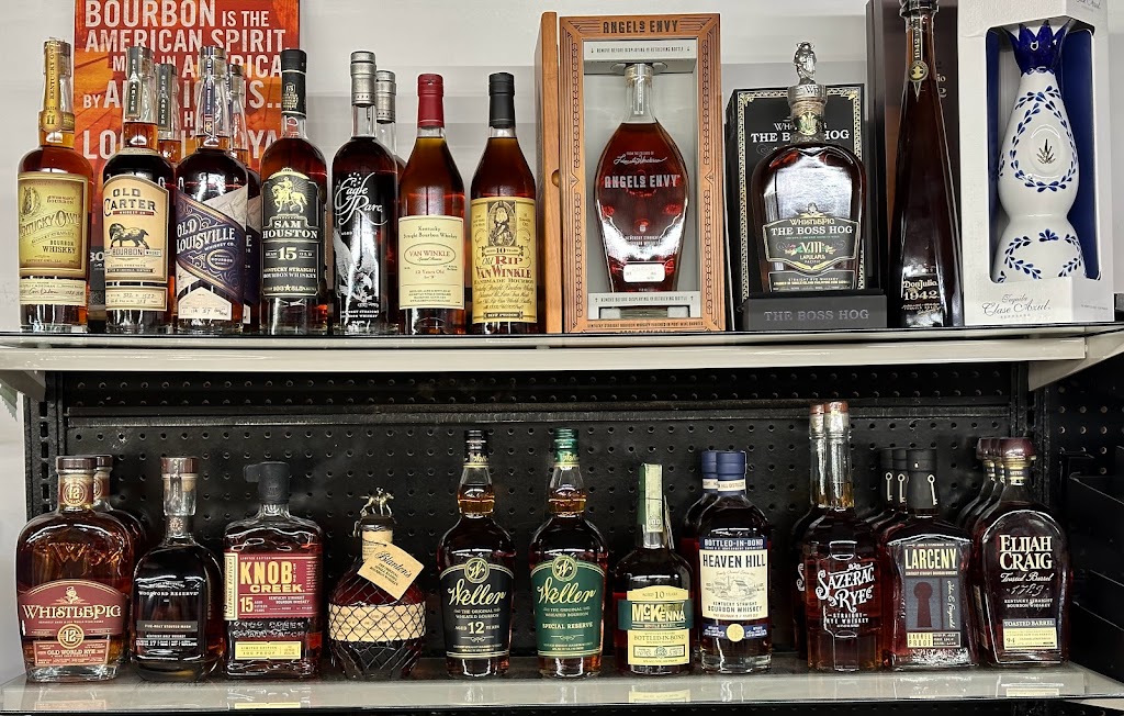 Friendly liquor | 2414 Shelbyville Rd, Shelbyville, KY 40065, USA | Phone: (502) 437-5062