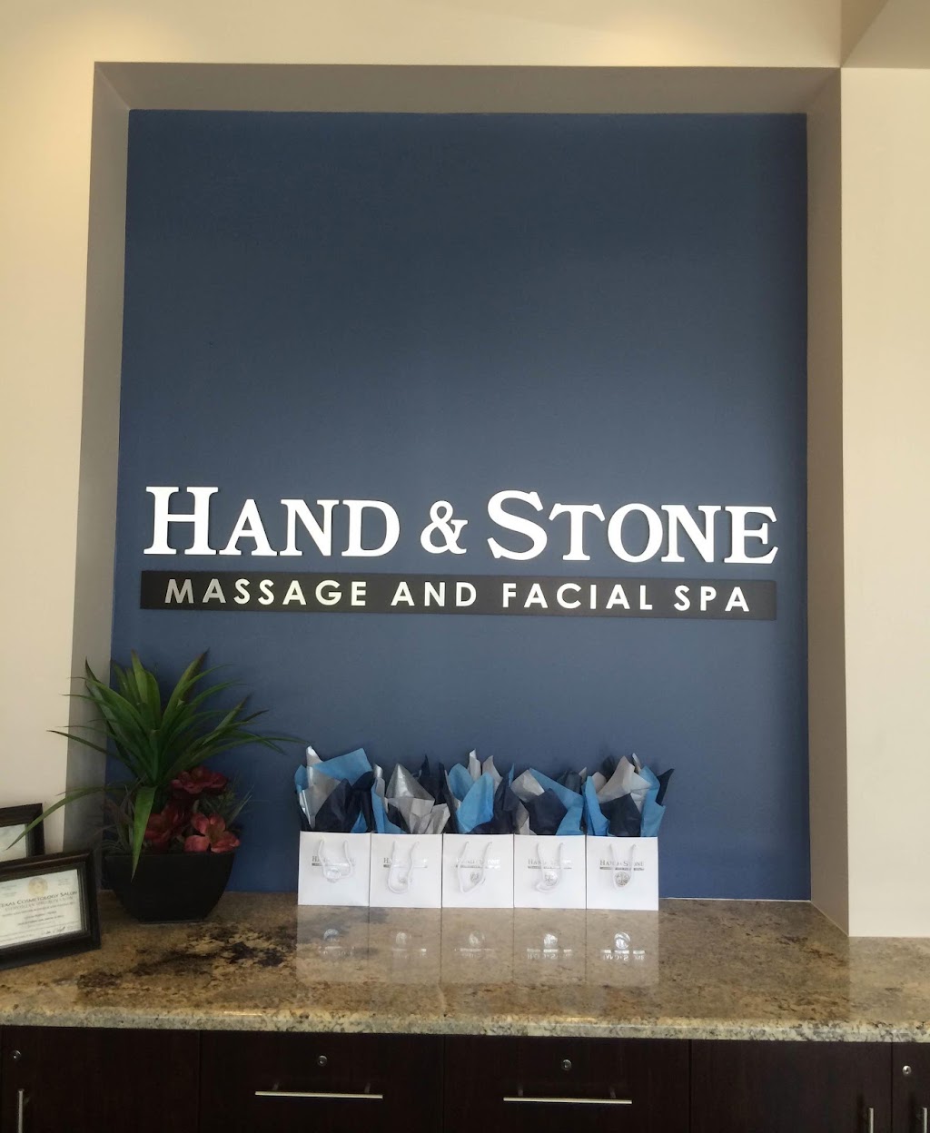 Hand and Stone Massage and Facial Spa | 10526 W Parmer Ln Suite 413, Austin, TX 78717, USA | Phone: (512) 937-1918