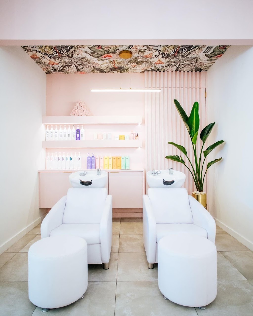 Sip & Dry - A Blow Dry Bar | 2210 4th St N, St. Petersburg, FL 33704, USA | Phone: (727) 800-2409