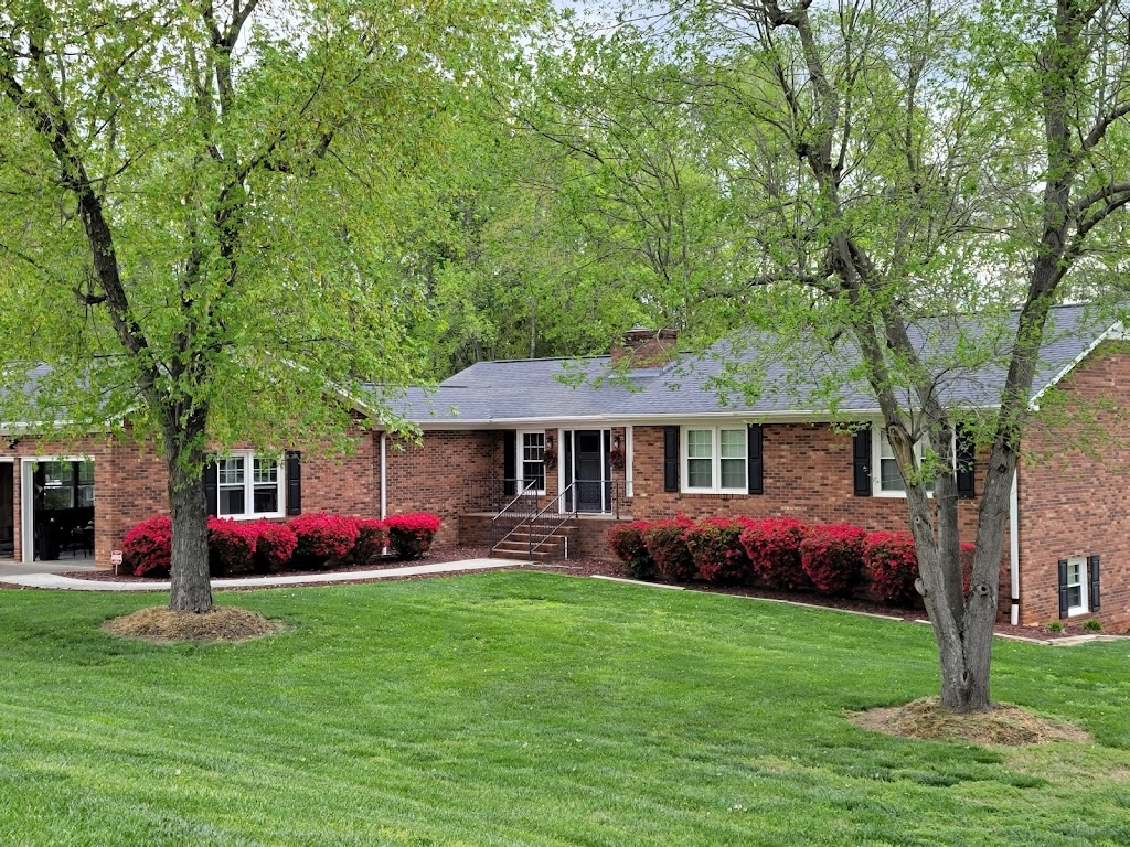 Direct Descendant Rabbitry and Apiary | 118 Cameron Rd, Lexington, NC 27295, USA | Phone: (336) 473-2697 Direct Descendant Rabbitry and Apiary | 118 Cameron Rd, Lexington, NC 27295, USA | Phone: (336) 473-2697