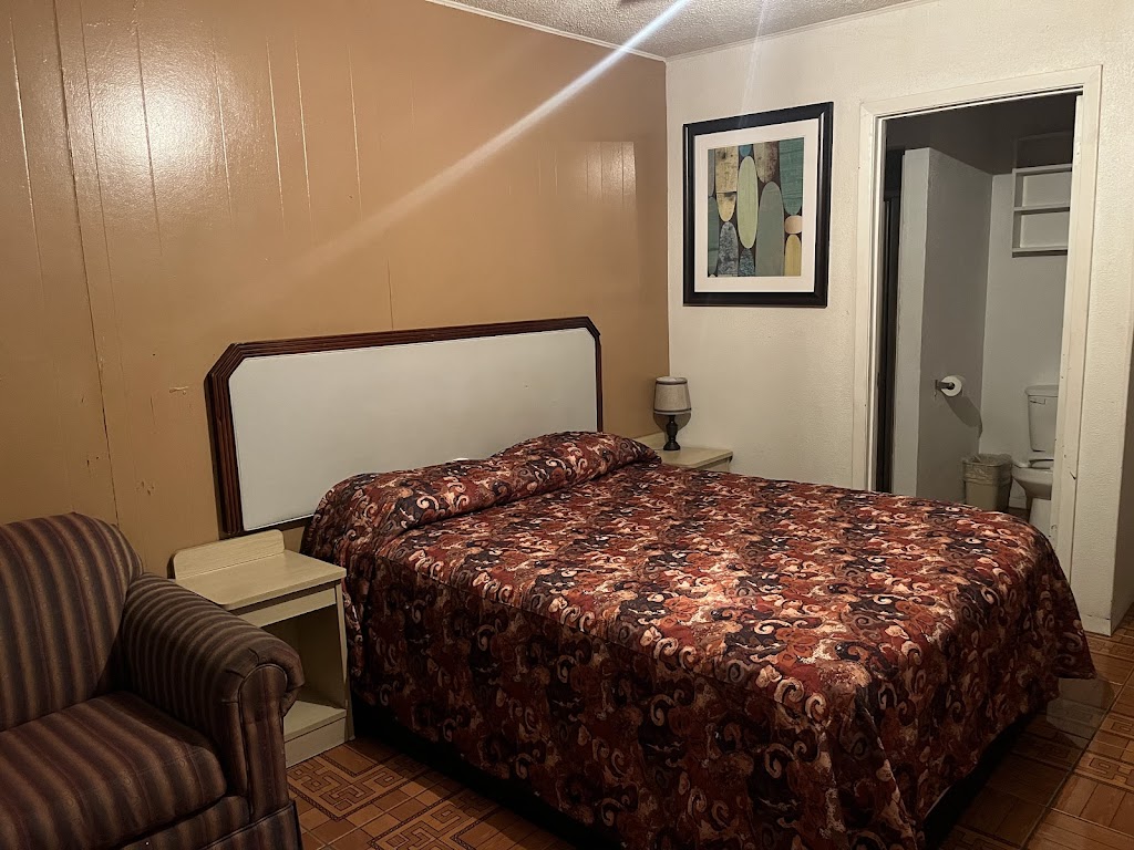 Cabrera Hotel | 1102 S St Marys St, Falfurrias, TX 78355, USA | Phone: (361) 325-4595