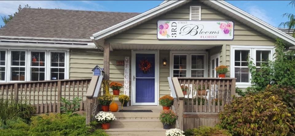 3rd Street Blooms | 122 Mechanic St, Waterville, OH 43566, USA | Phone: (419) 441-0022