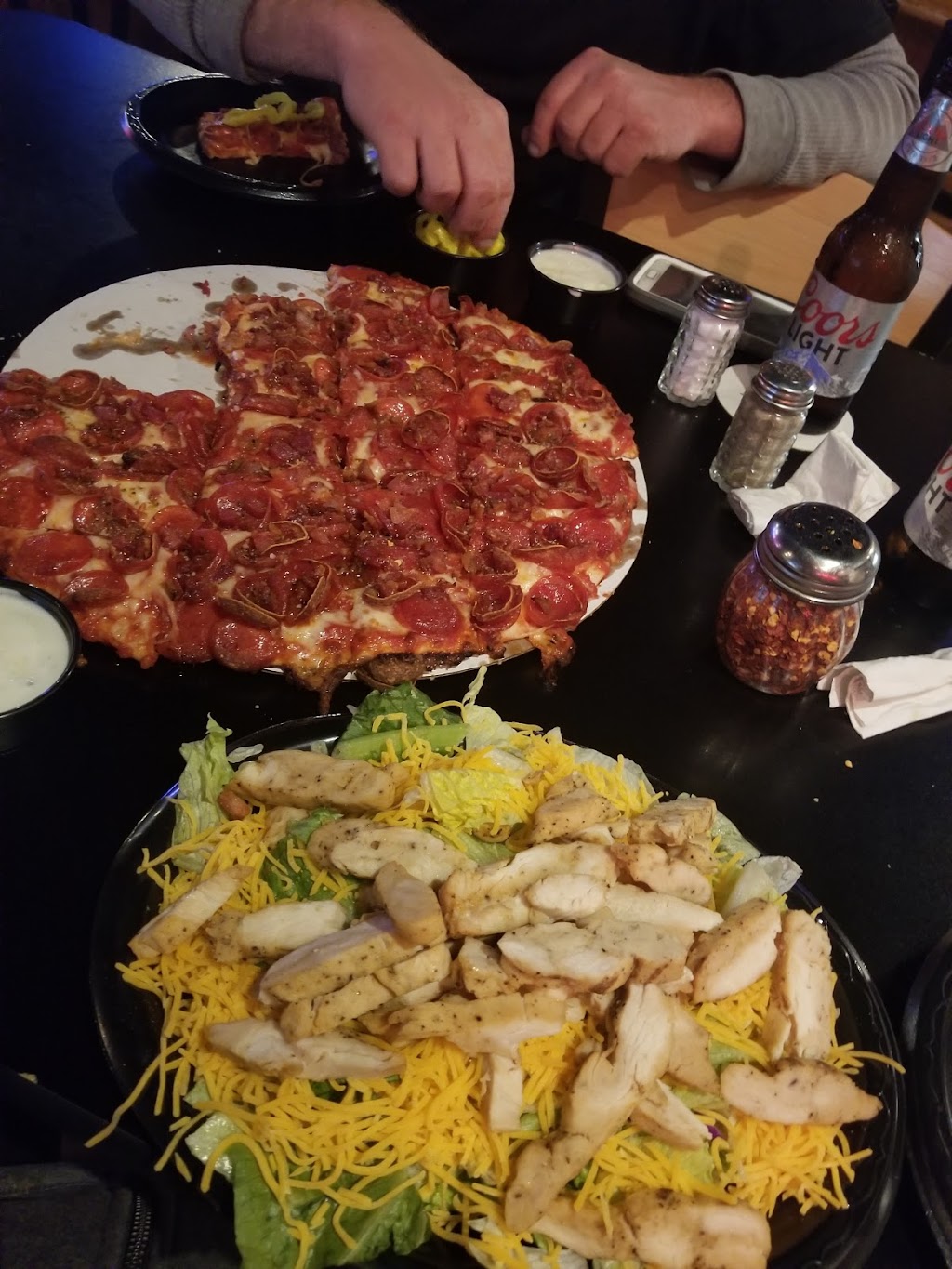 Grapevine Pizza | 8581 Refugee Rd, Pickerington, OH 43147, USA | Phone: (614) 837-2108