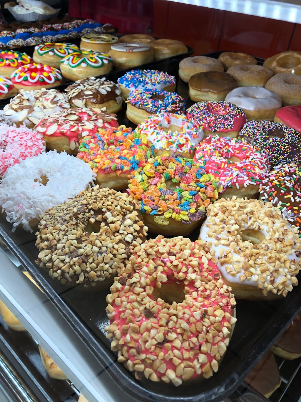 Crazy donut & cafe | 900 E Park Row Dr, Arlington, TX 76010, USA | Phone: (817) 422-9589