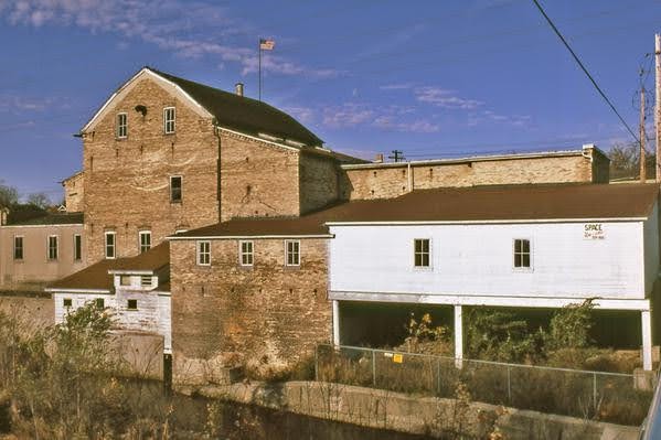 Barton Roller Mill | 1784 Barton Ave, West Bend, WI 53090, USA | Phone: (262) 334-3725