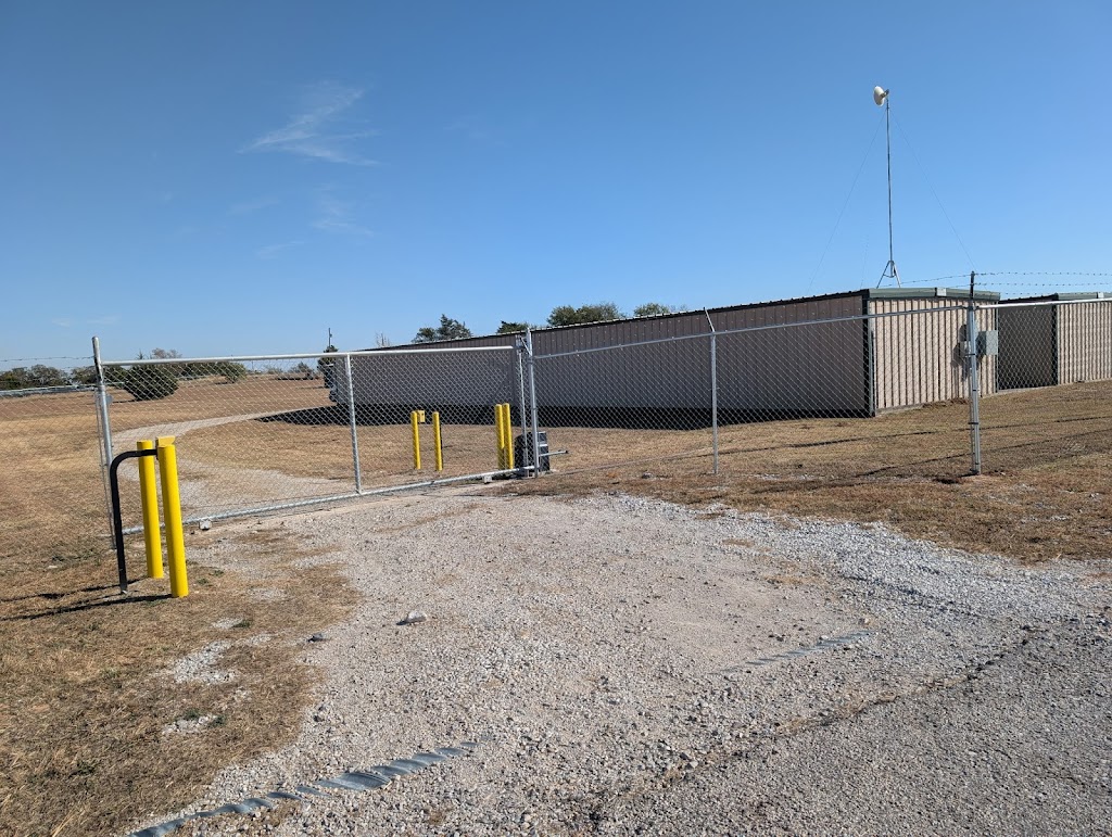 Overflow Garage | 215 Hickory St, Paradise, TX 76073, USA | Phone: (940) 204-0833