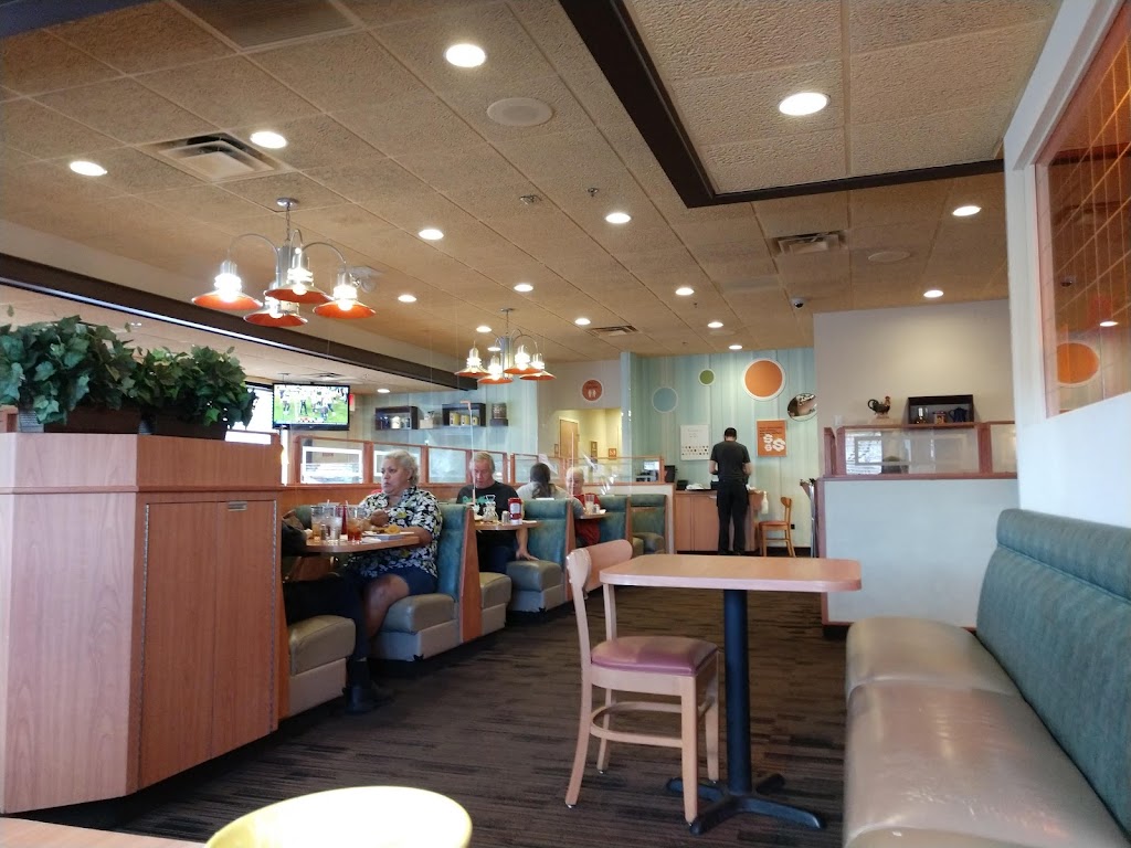 Village Inn | 9560 E 22nd St, Tucson, AZ 85748, USA | Phone: (520) 886-8100