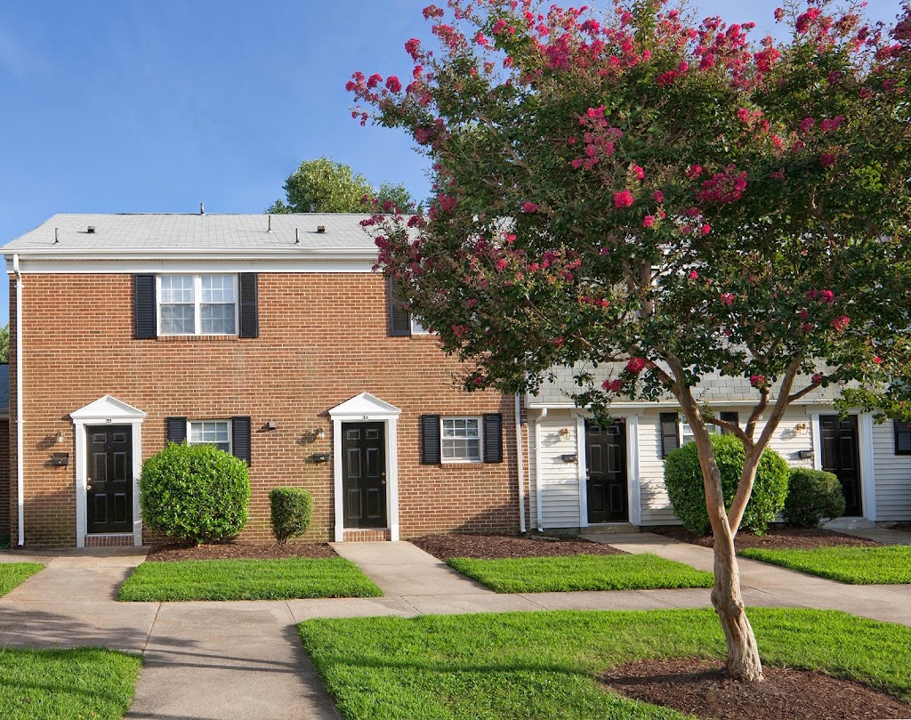 Cambridge Apartments | 5109 Goldsboro Dr, Hampton, VA 23605, USA | Phone: (757) 838-6401