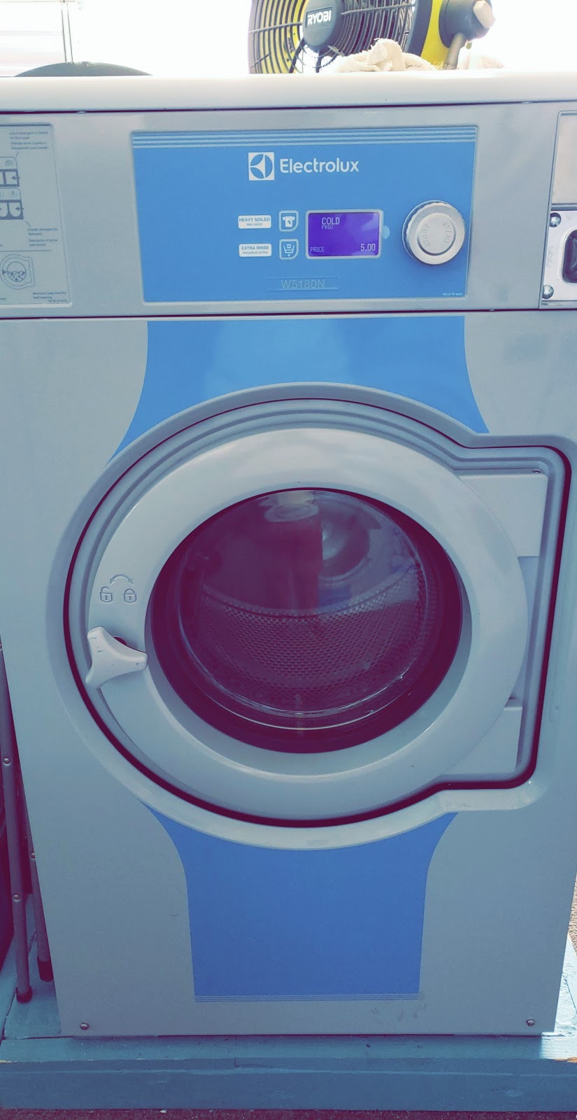 Southwest laundry | 11445 Des Moines Memorial Dr S, Seattle, WA 98168, USA | Phone: (206) 650-7088