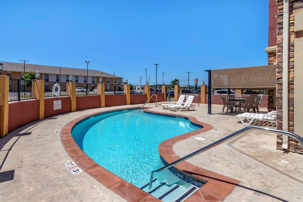 Comfort Inn & Suites Glenpool | 12119 N Casper St, Jenks, OK 74037, USA | Phone: (918) 995-2225