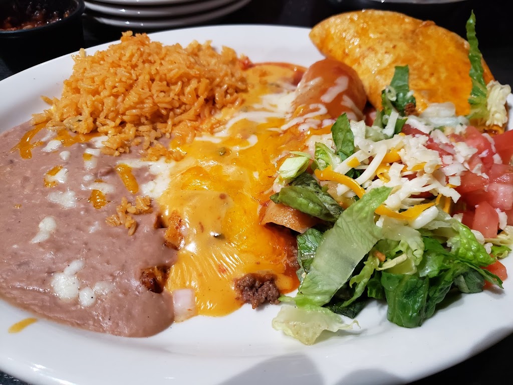 Villa Grande Mexican Restaurant | 201 I-35, Gainesville, TX 76240, USA | Phone: (940) 665-3410